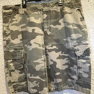 Canyon River Blues Men's Green Camouflage Cargo Shorts- NWOT